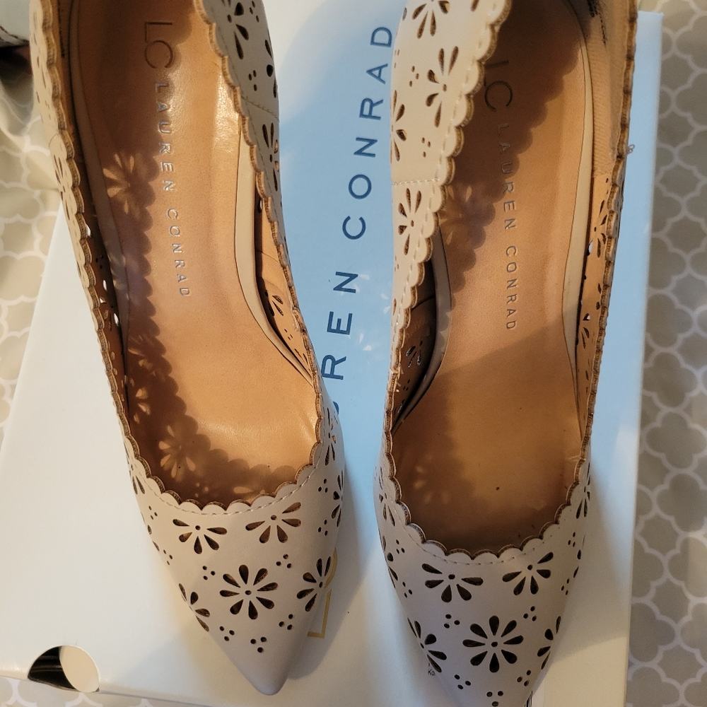 NWT Lauren Conrad pumps